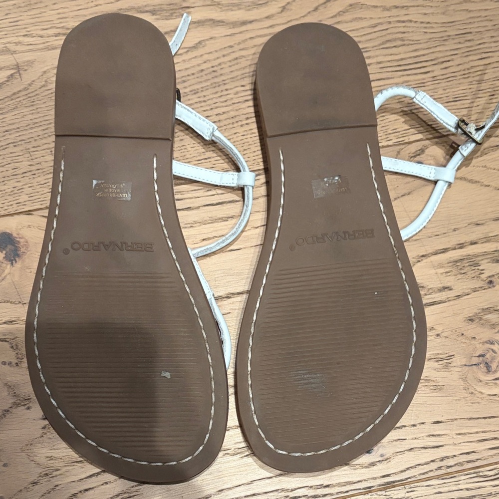 Bernardo Hercu Thong White Sandals - Picture 4 of 4